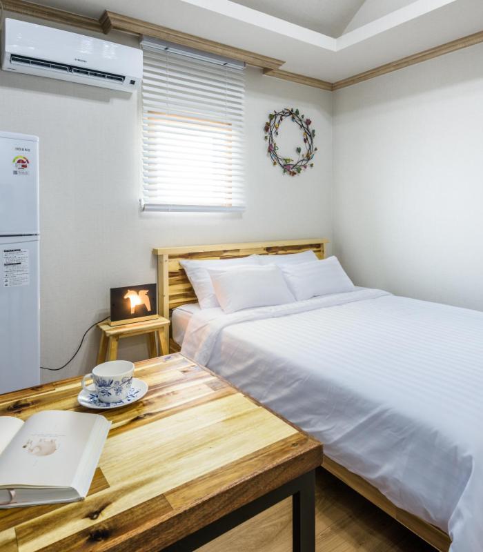 Romance Jeju Pension Екстериор снимка